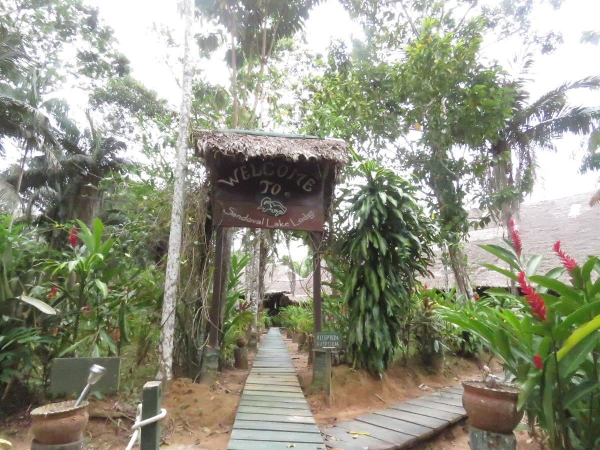 Sandoval Lake Lodge Puerto Maldonado Exterior photo